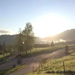 Mit Aussicht Im Bergdorf Im Allgaeu