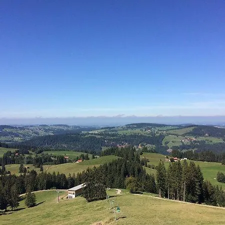 Mit Aussicht Im Bergdorf Im Allgaeu *