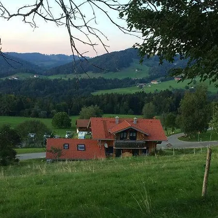 Mit Aussicht Im Bergdorf Im Allgaeu *