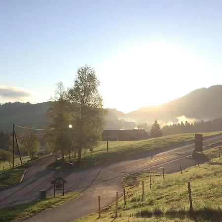 Mit Aussicht Im Bergdorf Im Allgaeu