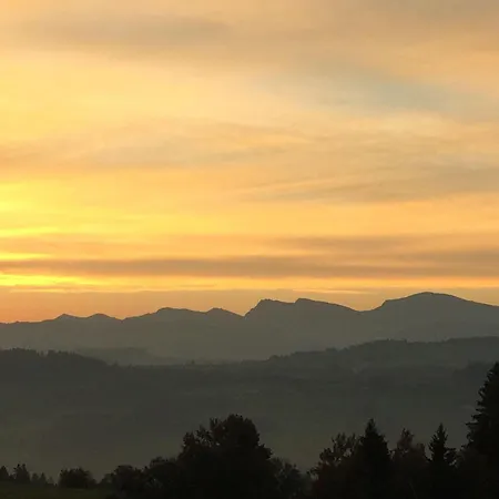 Appartement Mit Aussicht Im Bergdorf Im Allgaeu *